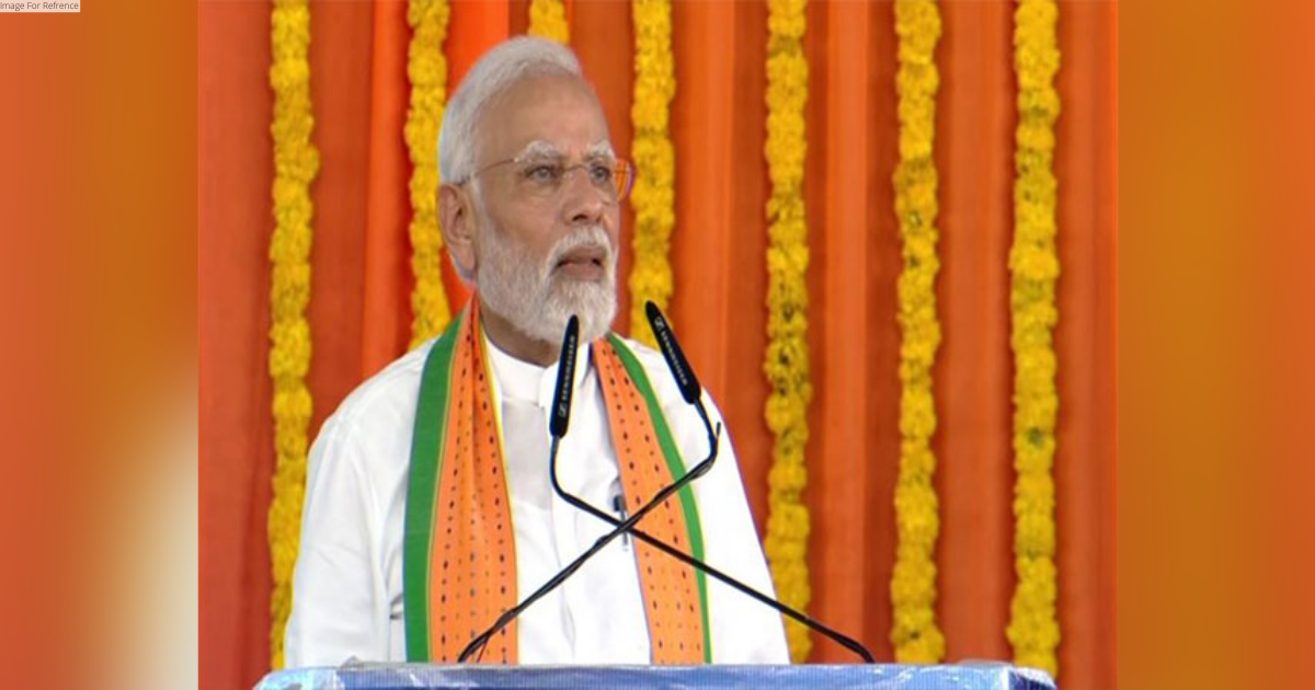 PM Modi unveils projects of over Rs 8000 crore in Bharuch, lays foundation stone of Bulk Drug Park